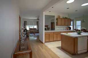 212 Rodeo Dr, Grayslake, IL 60030 - Photo 6
