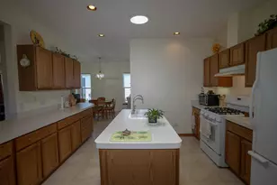 212 Rodeo Dr, Grayslake, IL 60030 - Photo 8