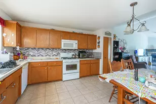 625 Enclave Ln, Manteno, IL 60950 - Photo 8