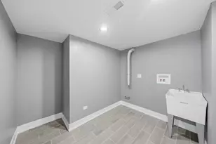 334 W 101st Pl, Chicago, IL 60628 - Photo 22
