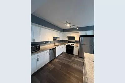 801 N Tamarac Boulevard, Addison, IL 60101 - Photo 6