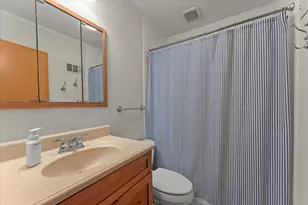 917 W Washington St, Champaign, IL 61821 - Photo 16