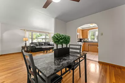 917 W Washington Street, Champaign, IL 61821 - Photo 8