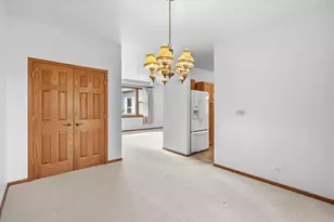 341 Old Darby Ln, Winthrop Harbor, IL 60096 - Photo 6