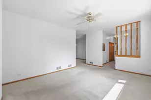 341 Old Darby Ln, Winthrop Harbor, IL 60096 - Photo 4