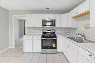 302 Healy Ave, Romeoville, IL 60446 - Photo 8