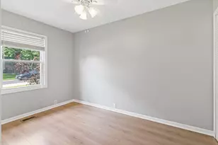 302 Healy Ave, Romeoville, IL 60446 - Photo 14