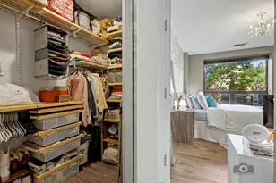 859 W Erie St, Chicago, IL 60642 - Photo 16