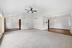 800 Ravinia Dr, Shorewood, IL 60404 - Photo 6
