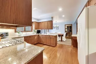 1041 Havenwood Ln, Lake Forest, IL 60045 - Photo 12