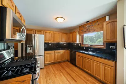 637 Otter Way, Oswego, IL 60543 - Photo 8