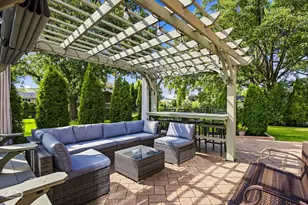 916 S I Oka Ave, Mount Prospect, IL 60056 - Photo 4
