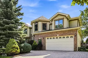 916 S I Oka Ave, Mount Prospect, IL 60056 - Photo 1