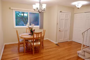 1170 Heather Ln, Glen Ellyn, IL 60137 - Photo 8