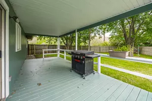 570 Meadows Rd, Bourbonnais, IL 60914 - Photo 4