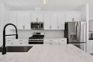 1035 Wren Rd, Des Plaines, IL 60018 - Photo 12