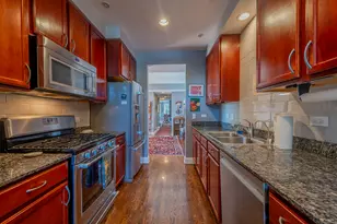 2651 W Greenleaf Ave, Chicago, IL 60645 - Photo 12