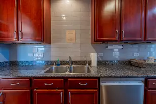 2651 W Greenleaf Ave, Chicago, IL 60645 - Photo 14