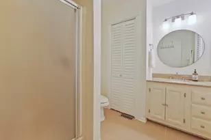 204 Hillside Ct, Lake Zurich, IL 60047 - Photo 14