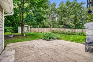 204 Hillside Ct, Lake Zurich, IL 60047 - Photo 20
