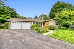 204 Hillside Ct, Lake Zurich, IL 60047 - Photo 1