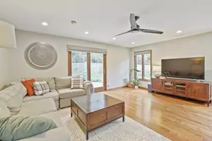 204 Hillside Ct, Lake Zurich, IL 60047 - Photo 10