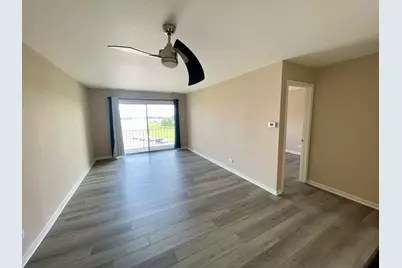 725 W Huntington Commons Road #416, Mount Prospect, IL 60056 - Photo 6