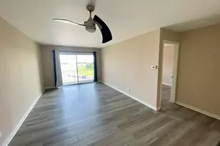 725 W Huntington Commons Rd, Mount Prospect, IL 60056 - Photo 6