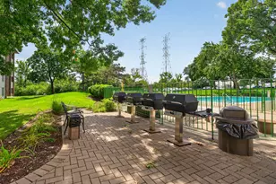 841 N York St, Elmhurst, IL 60126 - Photo 16