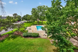841 N York St, Elmhurst, IL 60126 - Photo 14