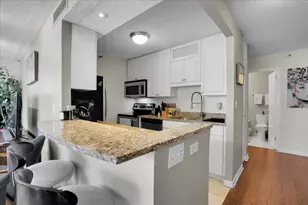 10 E Ontario St, Chicago, IL 60611 - Photo 6