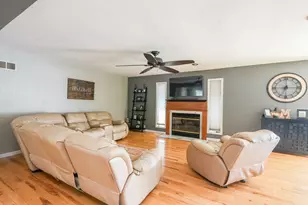 390 W 6th St, Manteno, IL 60950 - Photo 6