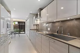 345 W Barry Ave, Chicago, IL 60657 - Photo 14