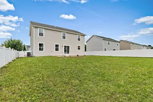 421 E Meadowdale Cir, Hampshire, IL 60140 - Photo 22
