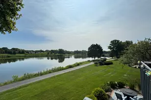 217 Lakeshore Ln, Bloomingdale, IL 60108 - Photo 6