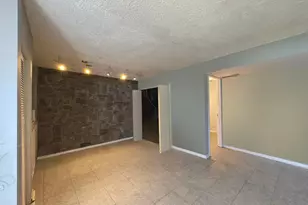 217 Lakeshore Ln, Bloomingdale, IL 60108 - Photo 12