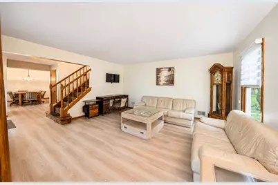 6 Heather Lane, Hawthorn Woods, IL 60047 - Photo 8