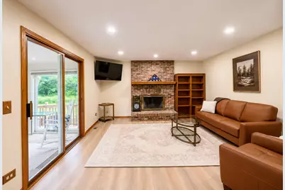 6 Heather Lane, Hawthorn Woods, IL 60047 - Photo 18