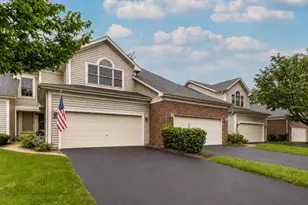 230 Parktrail Ct, Schaumburg, IL 60173 - Photo 2