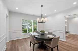 1204 Chatham Ct, Libertyville, IL 60048 - Photo 16