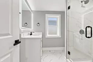 2711 N 77th Ave, Elmwood Park, IL 60707 - Photo 14