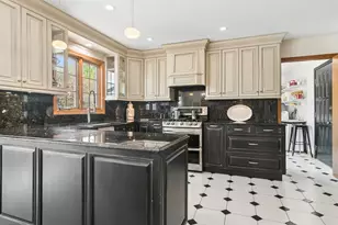 803 Waltz Ct, Prospect Heights, IL 60070 - Photo 6