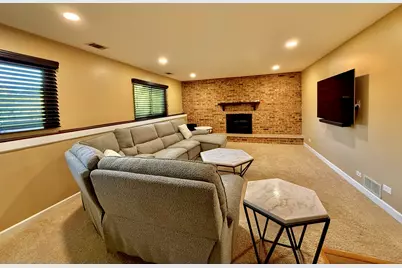 411 Sequoia Court, Schaumburg, IL 60193 - Photo 6