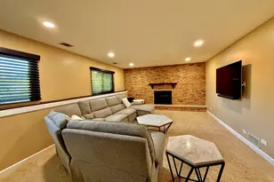 411 Sequoia Ct, Schaumburg, IL 60193 - Photo 6