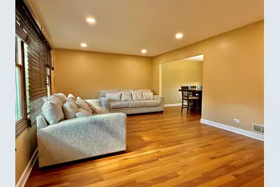 411 Sequoia Court, Schaumburg, IL 60193 - Photo 2