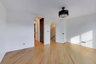 6951 N Western Ave, Chicago, IL 60645 - Photo 18