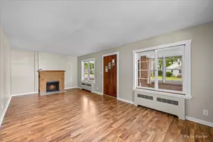 746 Parkway Ave, Elgin, IL 60120 - Photo 8