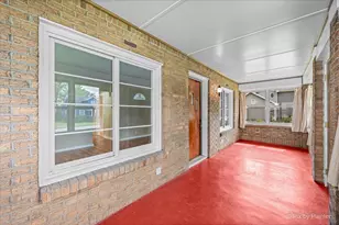 746 Parkway Ave, Elgin, IL 60120 - Photo 6