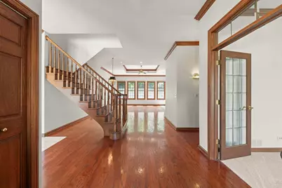 1524 Lloyd Court, Wheaton, IL 60189 - Photo 2