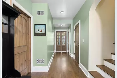 110 S Walkup Avenue, Crystal Lake, IL 60014 - Photo 6